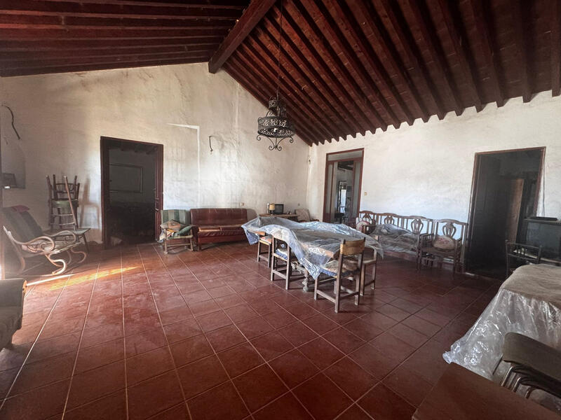 6 bedroom Villa for sale