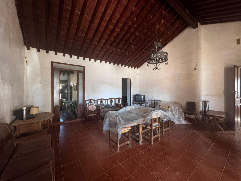 6 bedroom Villa for sale