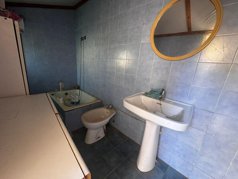 6 bedroom Villa for sale