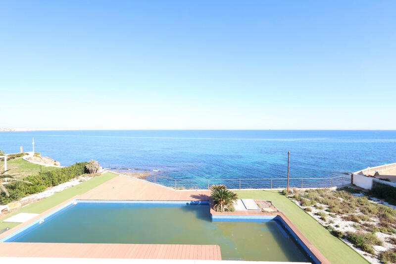 6 bedroom Villa for sale