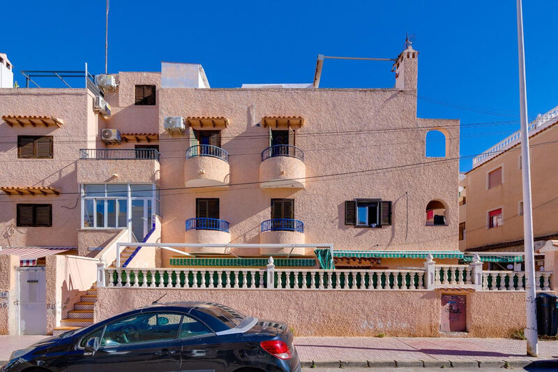 Villa zu verkaufen in Torrevieja, Alicante