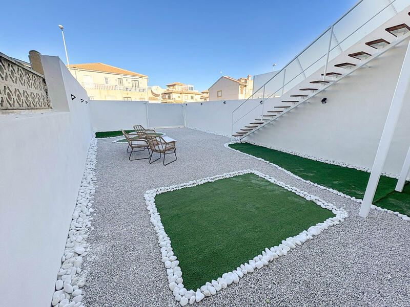 2 slaapkamer Villa Te koop 2 slaapkamer Villa Te koop