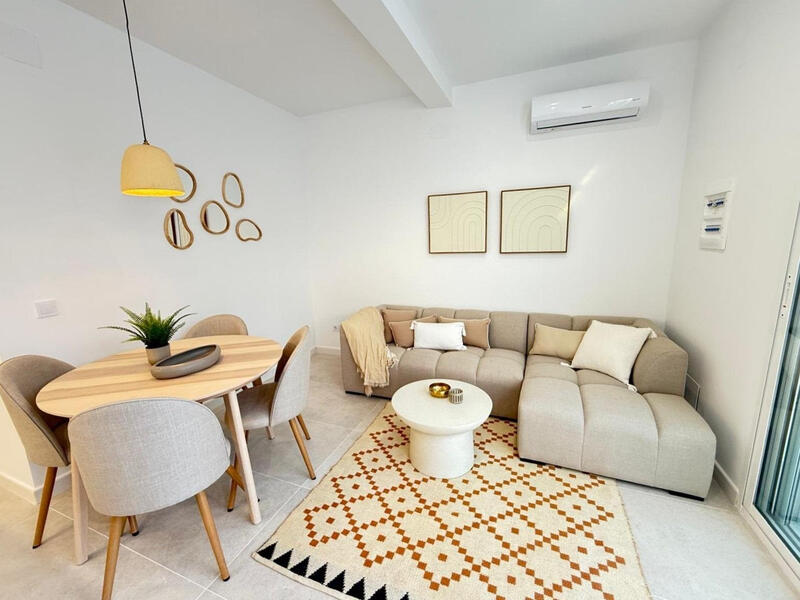 Villa en venta en Torrevieja, Alicante