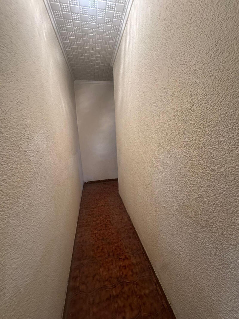 5 bedroom Apartment for sale