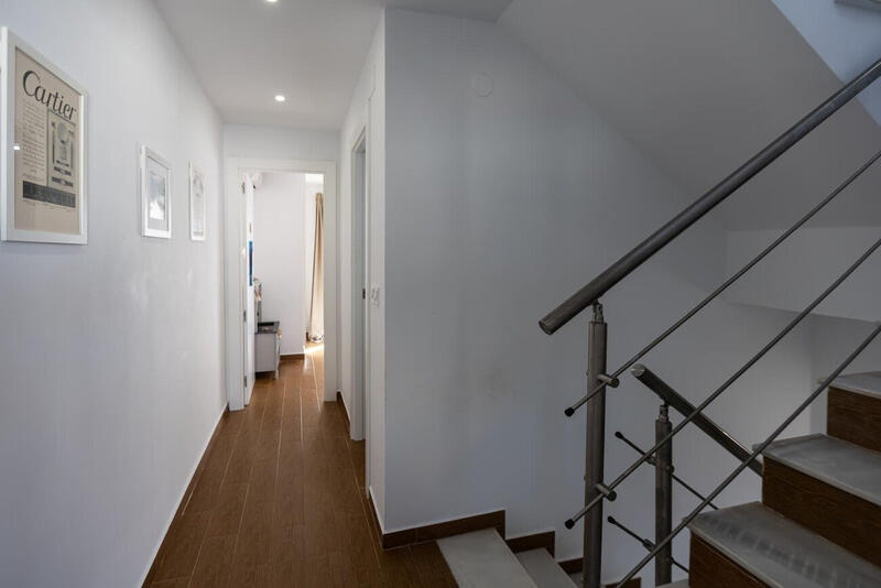 3 slaapkamer Gezinswoning Te koop