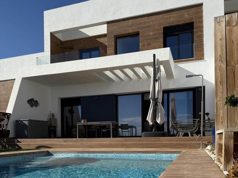 Villa en venta en Finestrat, Alicante