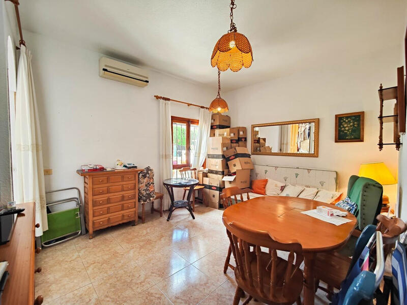 2 bedroom Townhouse for sale