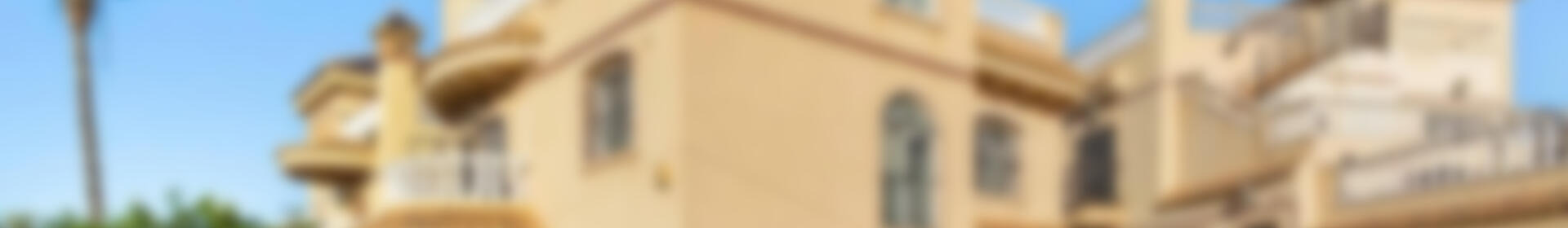 5 bedroom Townhouse for sale