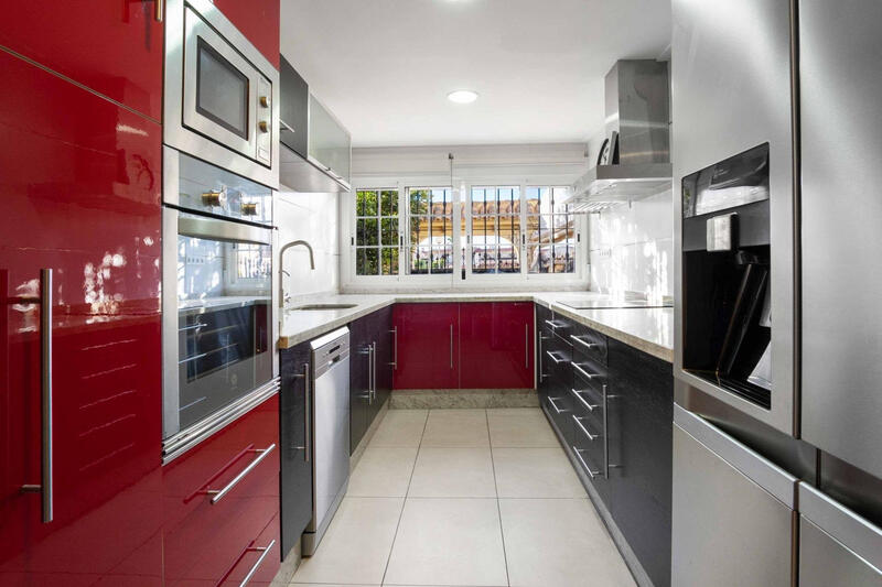 5 bedroom Townhouse for sale 5 bedroom Townhouse for sale