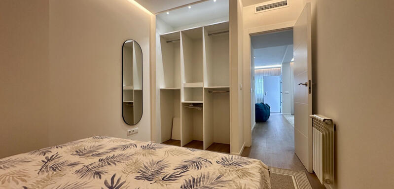 3 спальная комната городская тюрьма продается