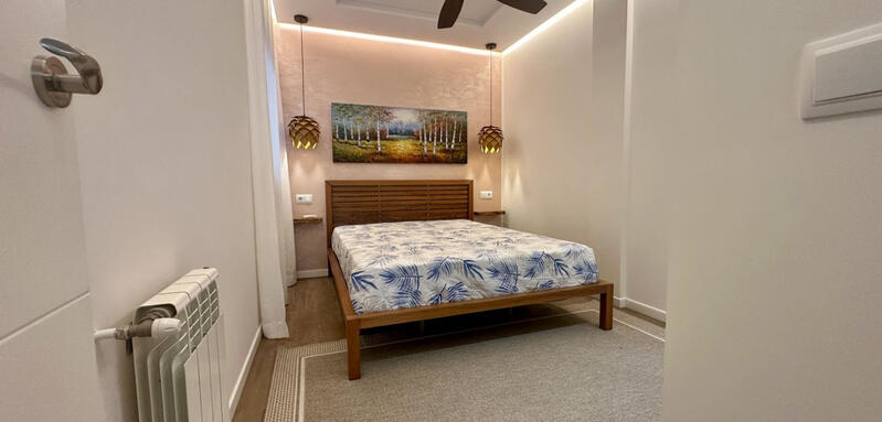 3 спальная комната городская тюрьма продается