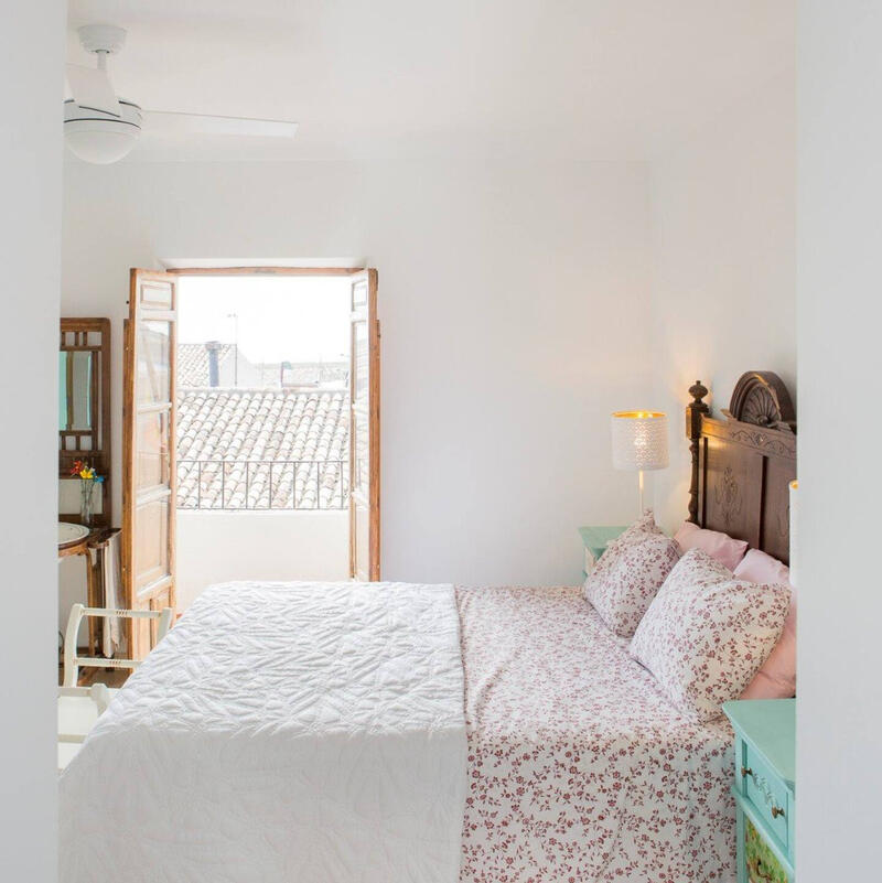 5 bedroom Townhouse for sale