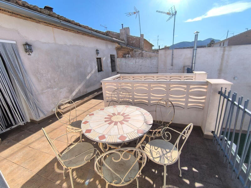 5 bedroom Townhouse for sale