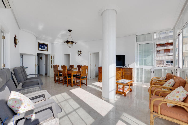 4 спальная комната квартира продается