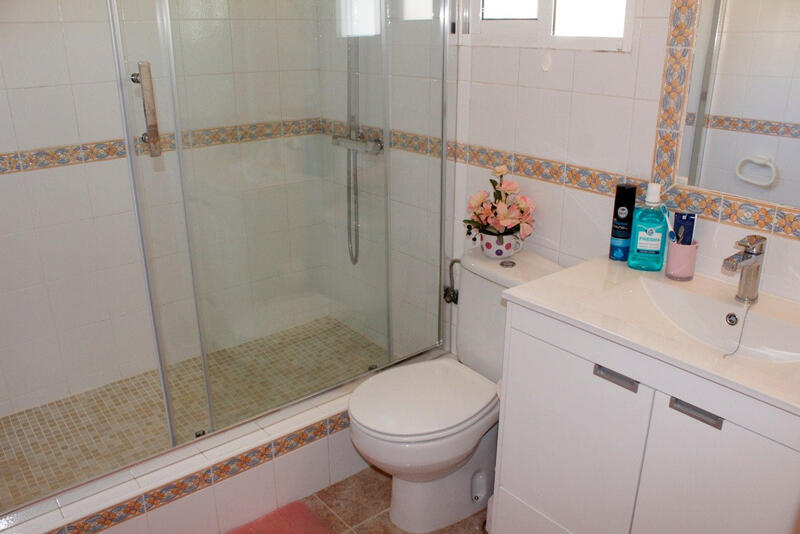 4 спальная комната вилла продается