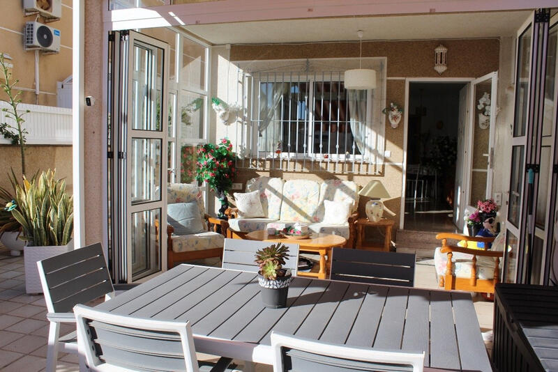 4 спальная комната вилла продается