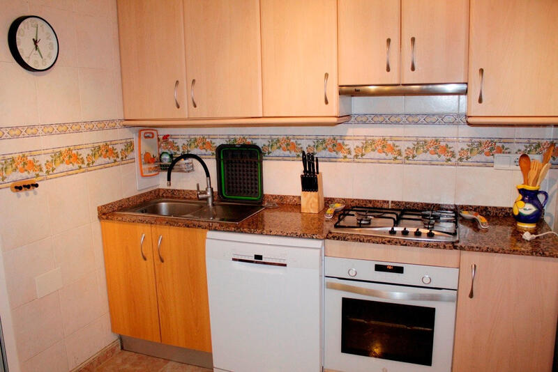 4 спальная комната вилла продается