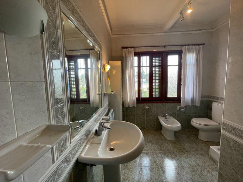 5 soverom Villa til salgs