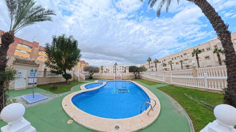 Apartamento en venta en Torrevieja, Alicante