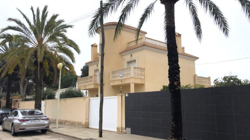 Villa zu verkaufen in Cabo Roig, Alicante