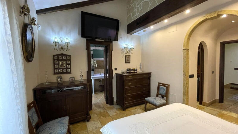 4 Schlafzimmer Stadthaus zu verkaufen