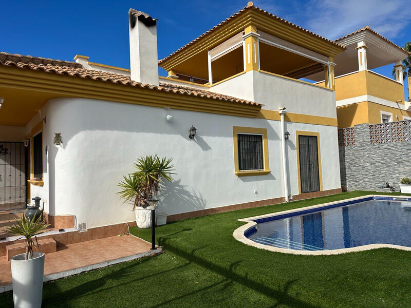 2 sovrum Villa till salu