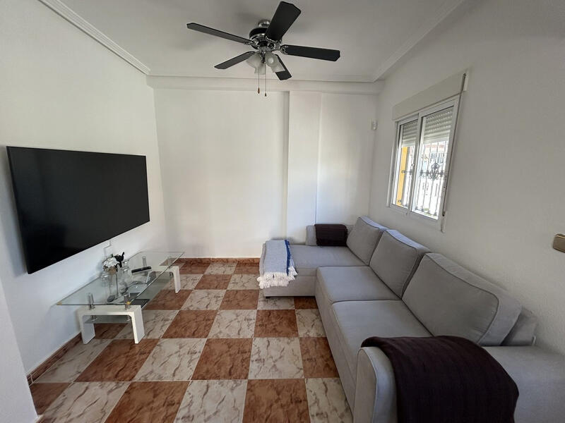 2 slaapkamer Gezinswoning Te koop