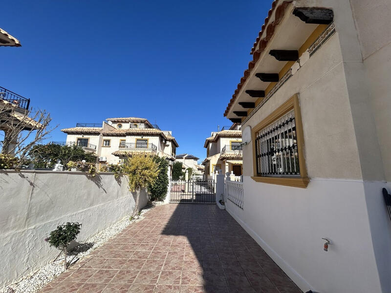 2 slaapkamer Gezinswoning Te koop