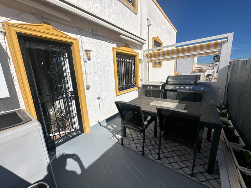 3 bedroom Townhouse for sale