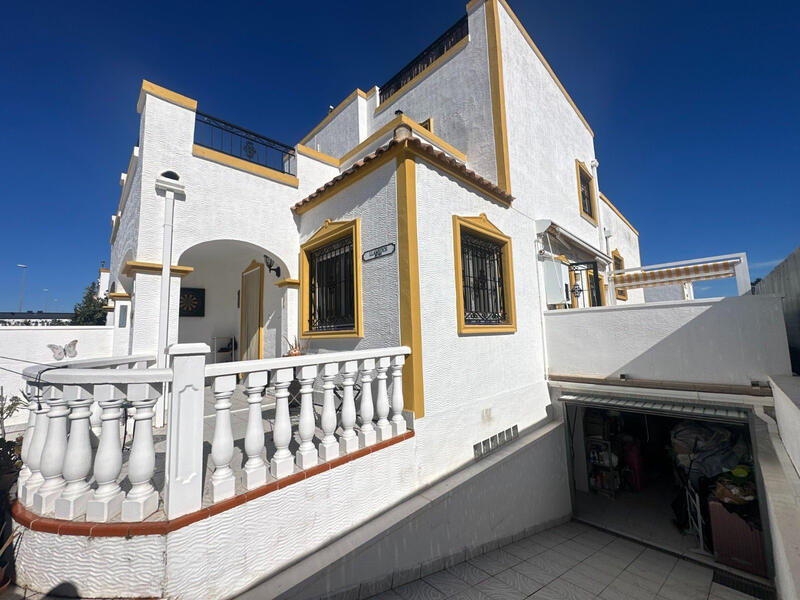 3 bedroom Townhouse for sale