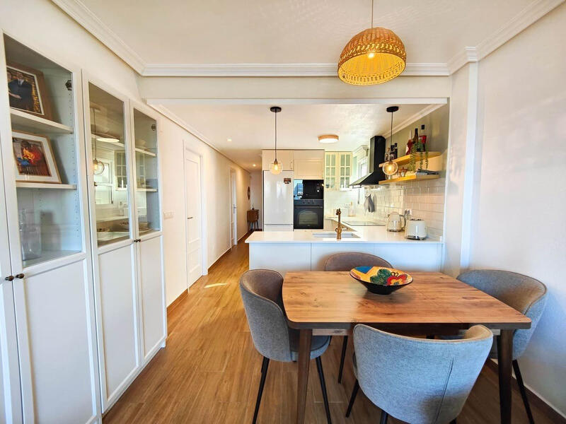 3 bedroom Apartment for sale