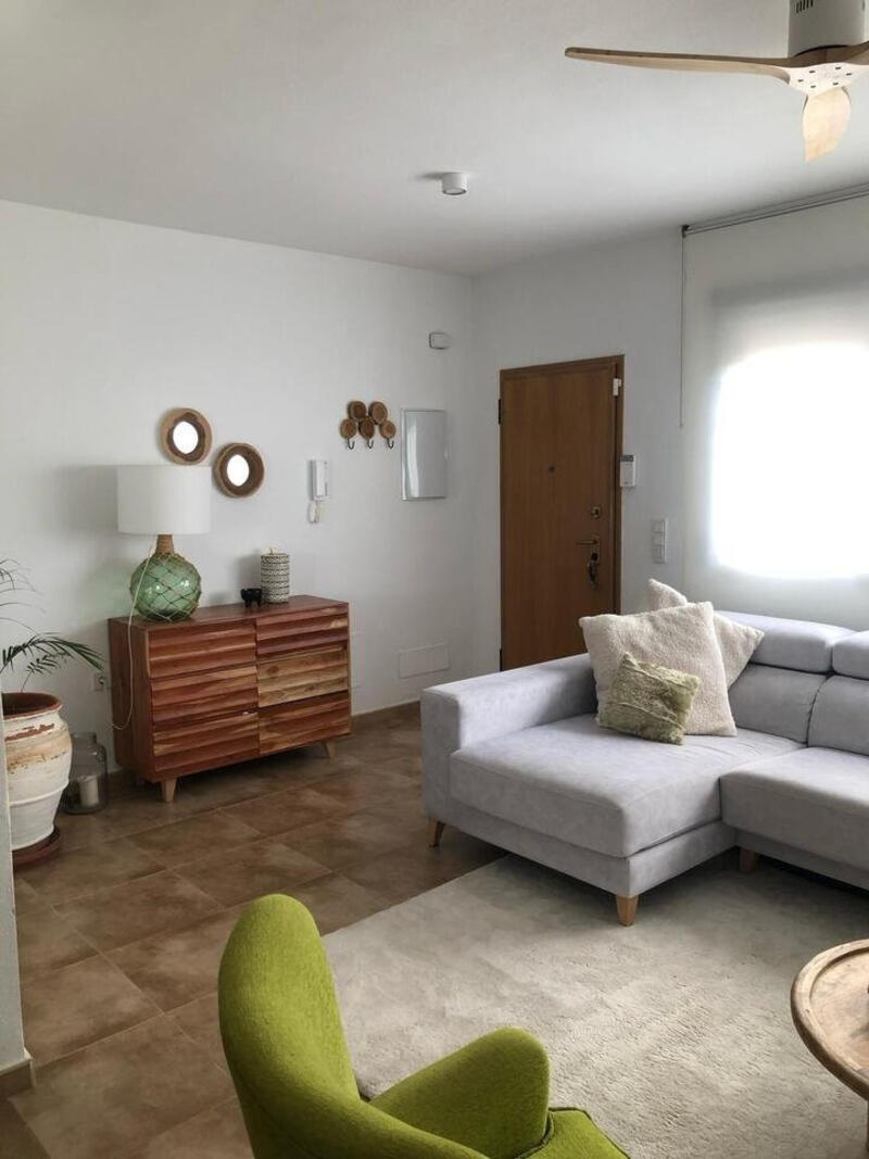 3 спальная комната городская тюрьма продается