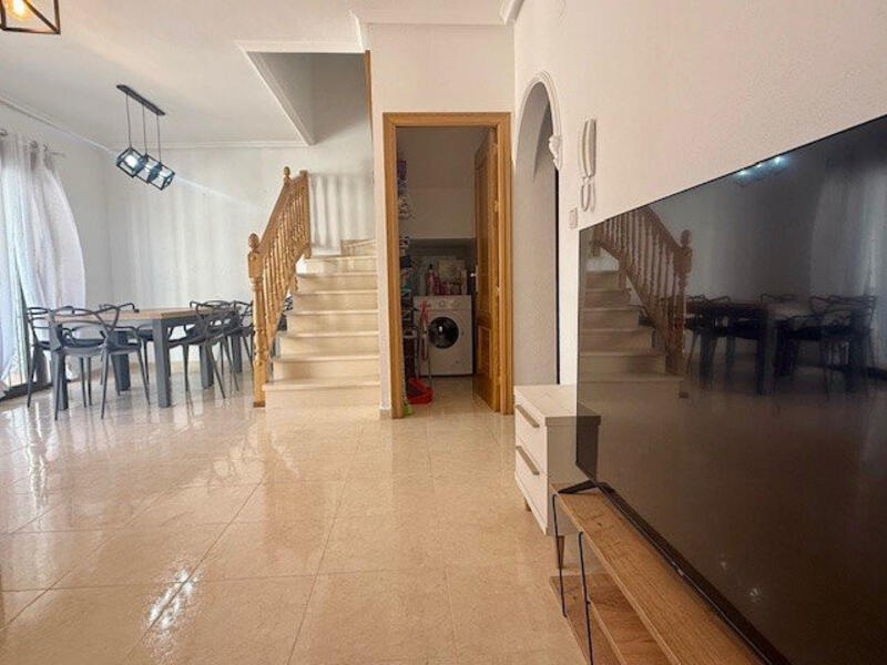 3 Schlafzimmer Stadthaus zu verkaufen