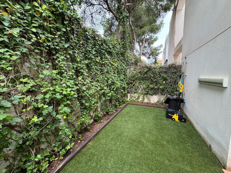 3 спальная комната городская тюрьма продается