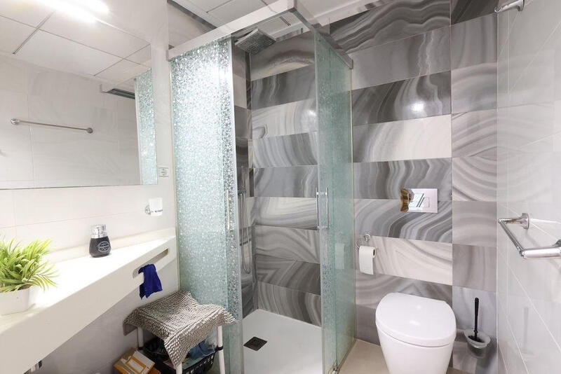 3 спальная комната городская тюрьма продается