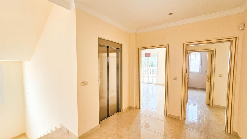 7 soverom Villa til salgs