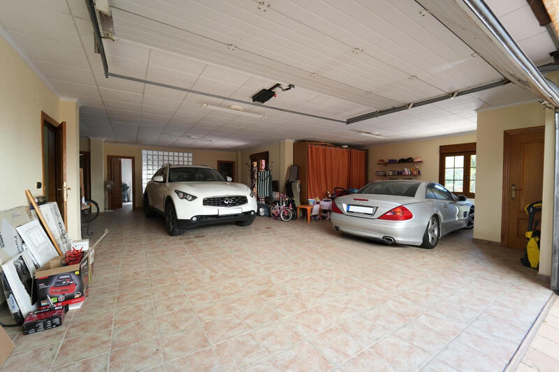 8 sovrum Villa till salu