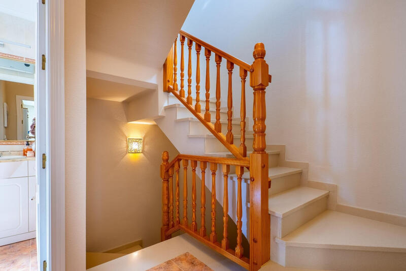 2 Schlafzimmer Duplex zu verkaufen