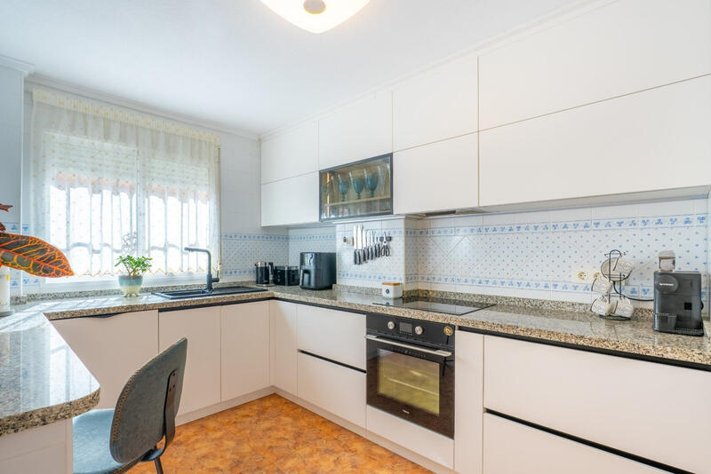 2 Schlafzimmer Duplex zu verkaufen