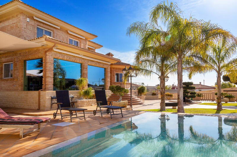 4 bedroom Villa for sale