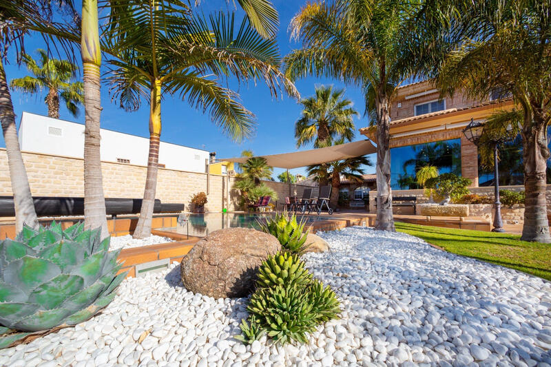 4 bedroom Villa for sale