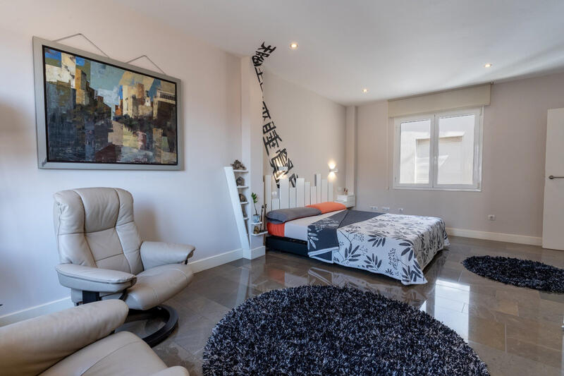 3 bedroom Apartment for sale