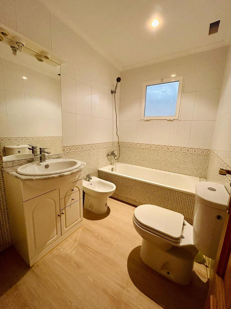 2 slaapkamer Appartement Te koop 2 slaapkamer Appartement Te koop