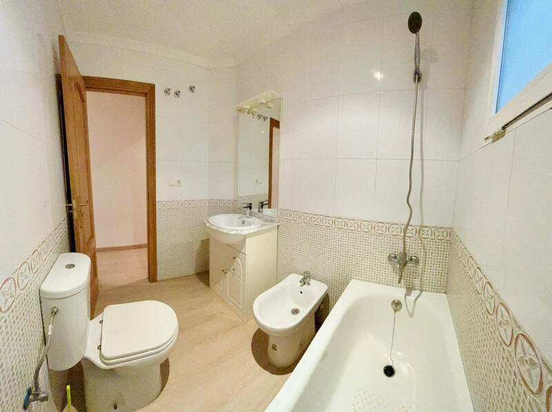 2 slaapkamer Appartement Te koop 2 slaapkamer Appartement Te koop