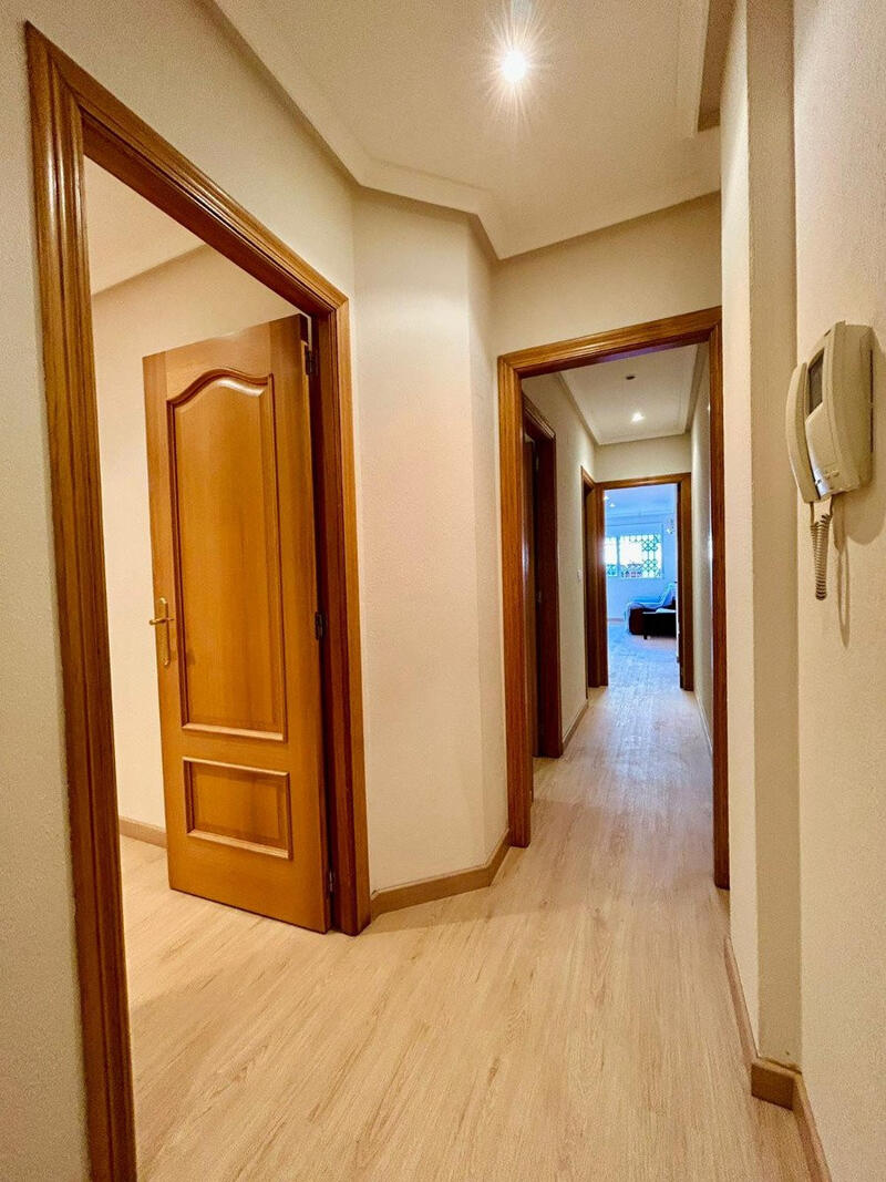 2 slaapkamer Appartement Te koop 2 slaapkamer Appartement Te koop