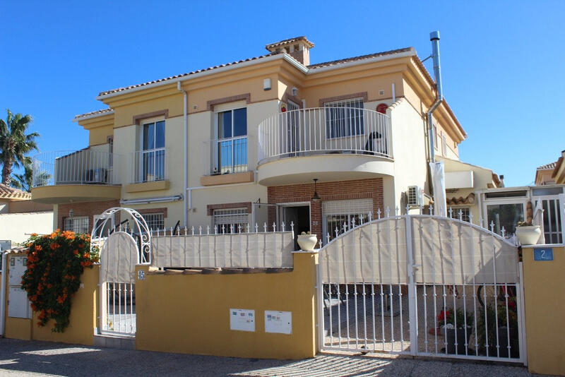 Dúplex en venta en Villamartin, Alicante
