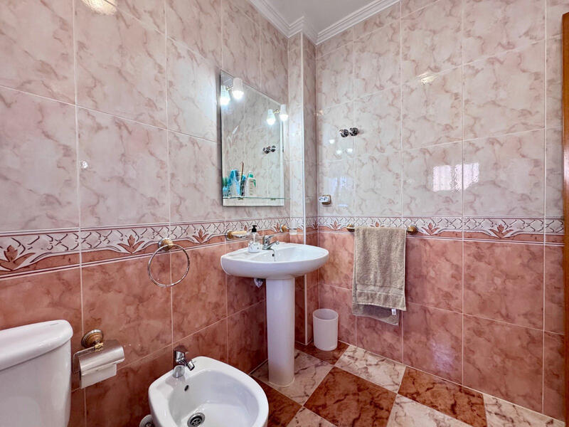 2 bedroom Townhouse for sale 2 bedroom Townhouse for sale