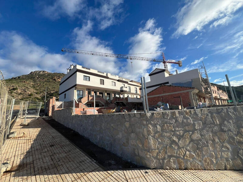 2 bedroom Townhouse for sale