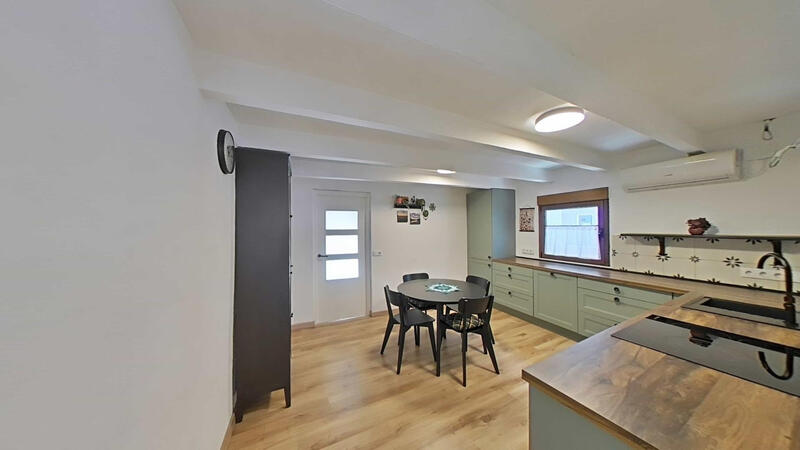 3 bedroom Townhouse for sale