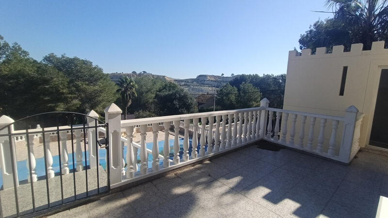 5 bedroom Villa for sale